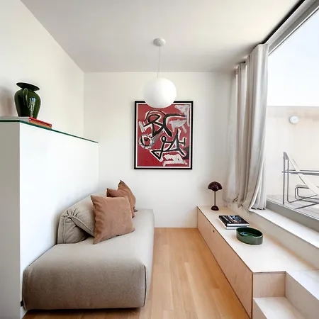 Stilla, 6, Triq San Lazzru