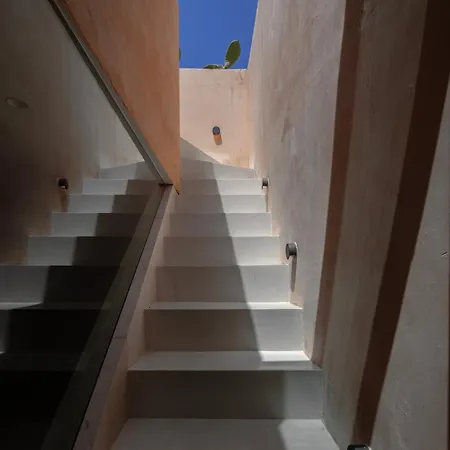 Stilla, 6, Triq San Lazzru 4*