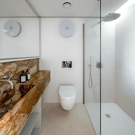 Stilla, San Lazzru 4*