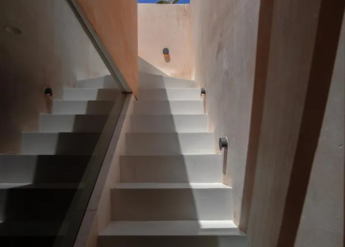 Stilla, 6, Triq San Lazzru 4*