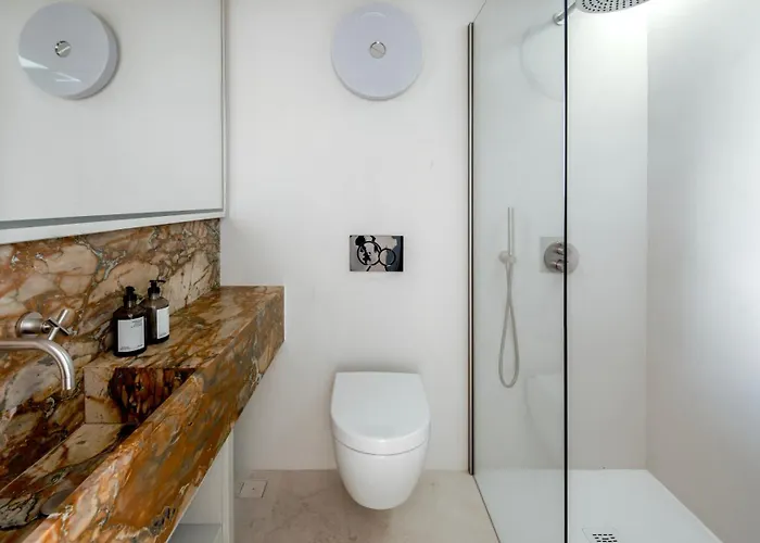 Stilla, 6, Triq San Lazzru 4*