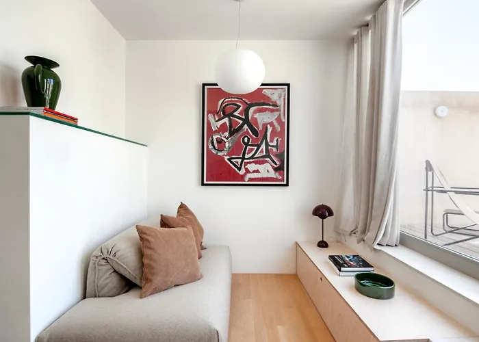 Stilla, 6, Triq San Lazzru